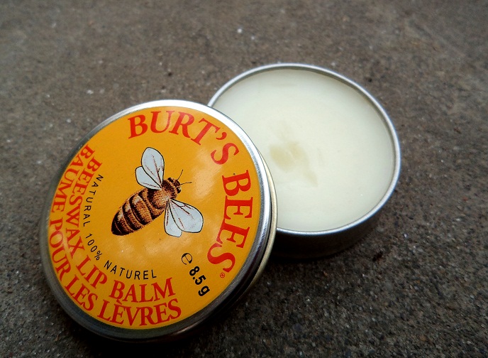 burts-bees-beeswax-lip-balm-with-peppermint-vitamin-e-photo